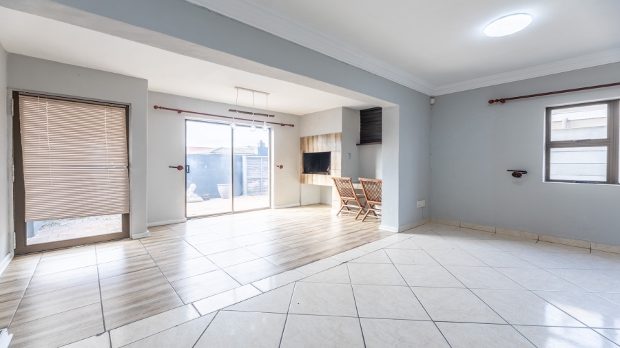 3 Bedroom Property for Sale in Parklands Western Cape